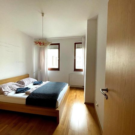 Central Apartment With Balcony Budapest Exterior foto
