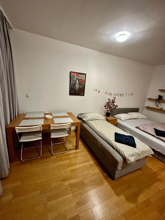Central Apartment With Balcony Budapest Exterior foto