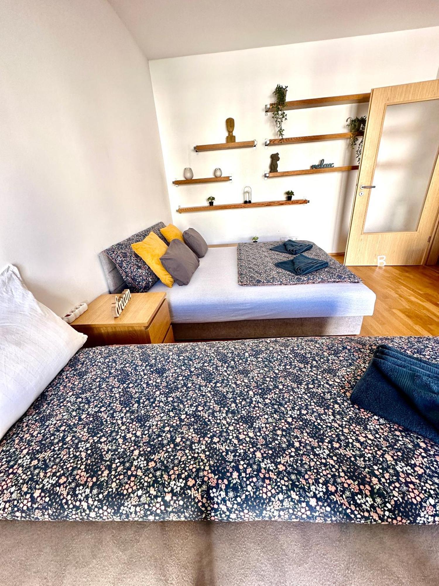 Central Apartment With Balcony Budapest Exterior foto