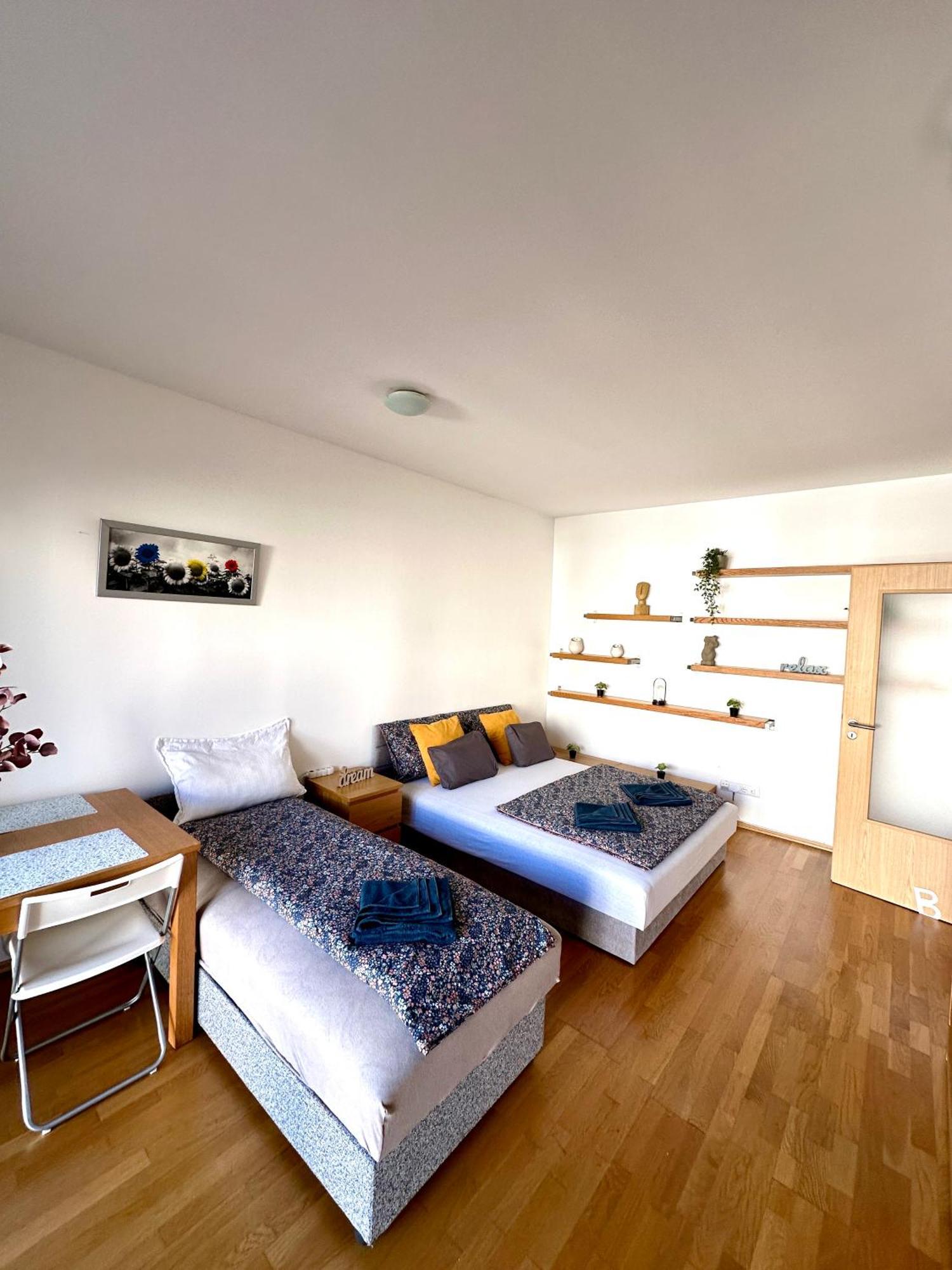 Central Apartment With Balcony Budapest Exterior foto