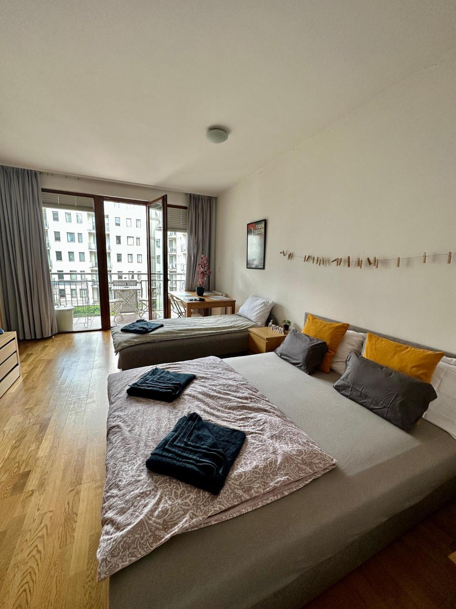Central Apartment With Balcony Budapest Exterior foto