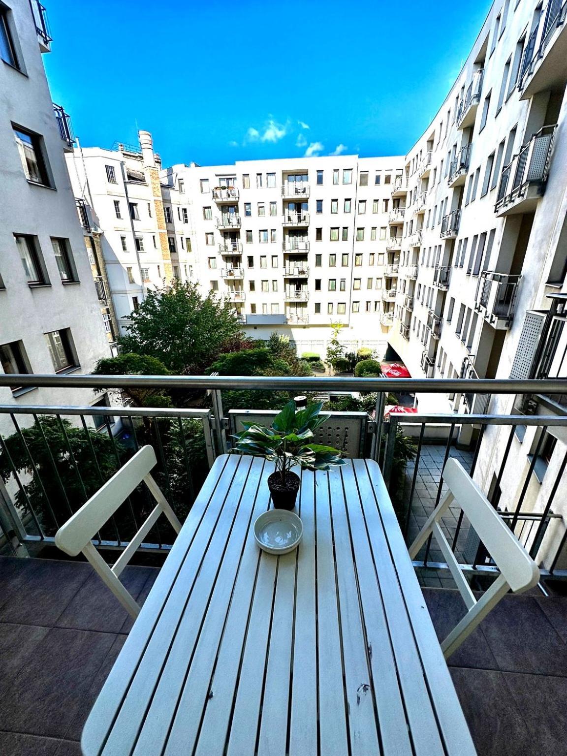 Central Apartment With Balcony Budapest Exterior foto